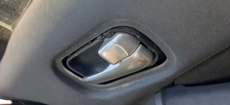 NİSSAN NAVARA 2.5 TDI ÇIKMA YEDEK İÇ AÇMA KOLU_123